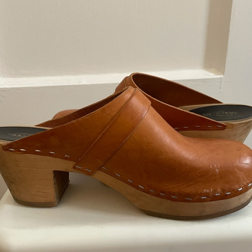 Swedish Hasbeens slip in classic clog